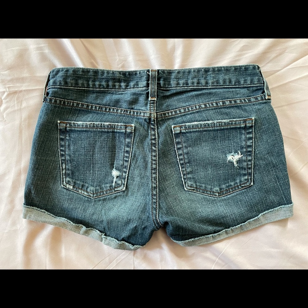 Women’s size 28 J Crew jean shorts - Picture 2 of 3